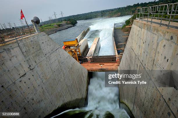 Bujagali Dam construction